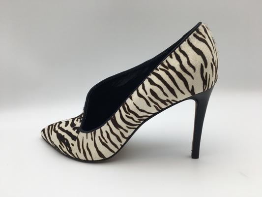 botas para mujer del vestido del tacón de aguja del modelo de la cebra, cuero bicolor suave del nappa, punta puntiaguda con la parte superior del diseño de la forma de V
