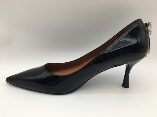 Los zapatos de vestir para mujer del charol negro, señalaron a Toe Stiletto Heels