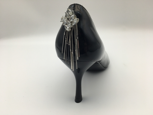 Los zapatos de vestir para mujer del charol negro, señalaron a Toe Stiletto Heels