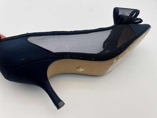 Negro respirable de los zapatos de vestir de cuero para mujer del SGS señalado cerró a Toe Heels With Mesh Butterfly