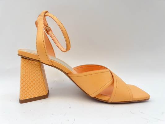 La naranja se inclinó los deslizadores cruzados para mujer del cuadrado de Toe Sandals de la correa de cuero del ODM/del OEM