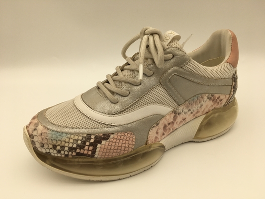 Las señoras pican los zapatos de la impresión de Python, zapatos tenis de cuero cómodas
