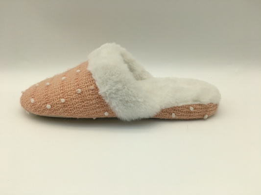 Los deslizadores de señoras suaves del invierno esquilan el punto de Toe Flat Shoes With Soft/la parte superior cerrados del paño grueso y suave