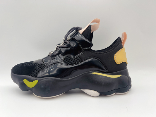 La alta zapatillas de baloncesto superior de las señoras negras desliza el ODM/al OEM resistentes