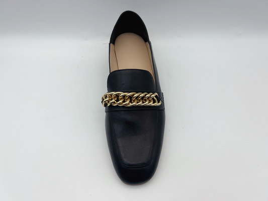 Aduana plana para mujer de los zapatos de cuero de los holgazanes de la moda con la cadena del metal