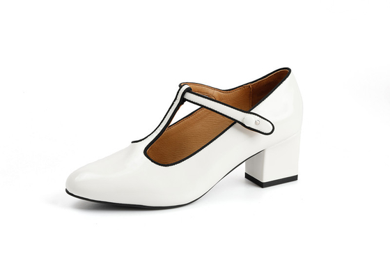 El cuero blanco negro bombea el talón del ABS de Poited Toe Closed Toe With los 2cm de los zapatos de las mujeres