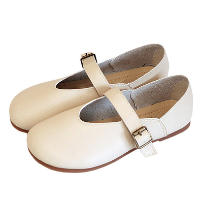 Los últimos niños del negro del diseño cubren los zapatos de la escuela con cuero, zapatos de lona de los niños de la muchacha