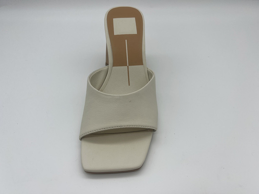 Las sandalias de cuero suaves de las señoras de una correa ajustan a Toe Womens Beige Heeled Sandals