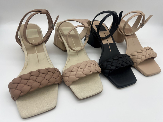 Las sandalias de Tan Woven Ladies Soft Leather miran furtivamente Toe With Metal Buckle