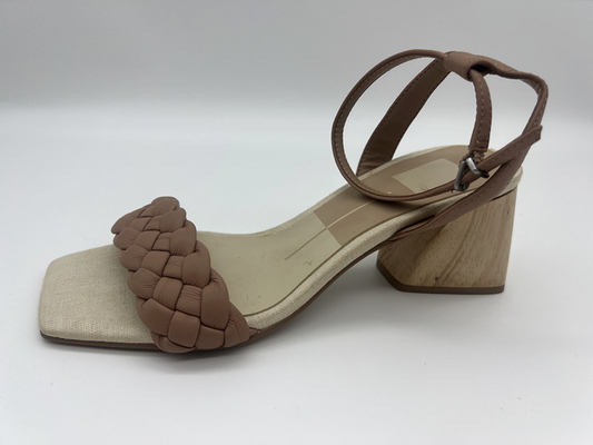 Las sandalias de Tan Woven Ladies Soft Leather miran furtivamente Toe With Metal Buckle