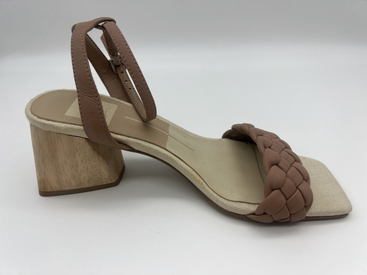 Las sandalias de Tan Woven Ladies Soft Leather miran furtivamente Toe With Metal Buckle
