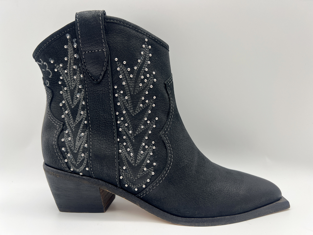 las botas para mujer de cuero del tobillo del vestido de la vaca suave con los pernos prisioneros diseñan, tacón bajo de la punta puntiaguda con la cremallera de nylon de YKK
