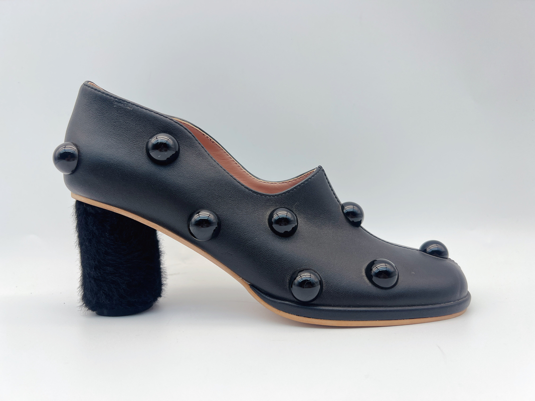 Zapatos de vestir negros de cuero suaves del tacón bajo de zapatos de las bombas de las mujeres de Nappa con el mosaico de la seta